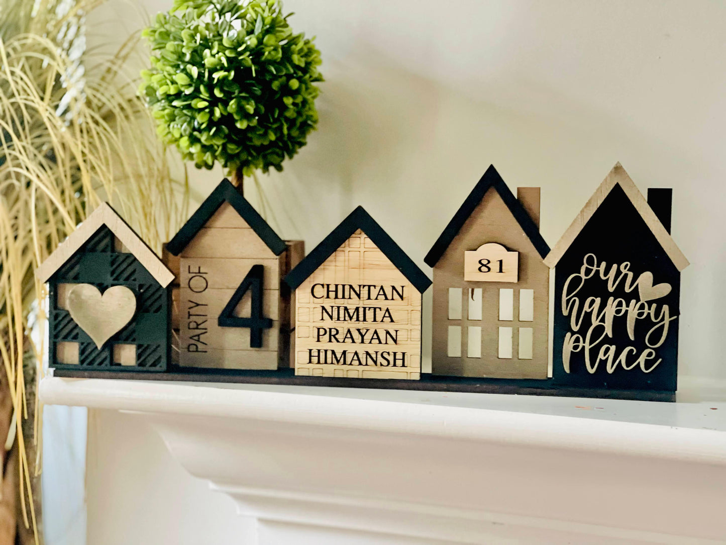 Personalized standing houses - Black/Gold and Grey/White